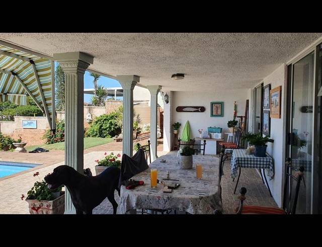 5 BEDROOM HOUSE FOR SALE IN UVONGO